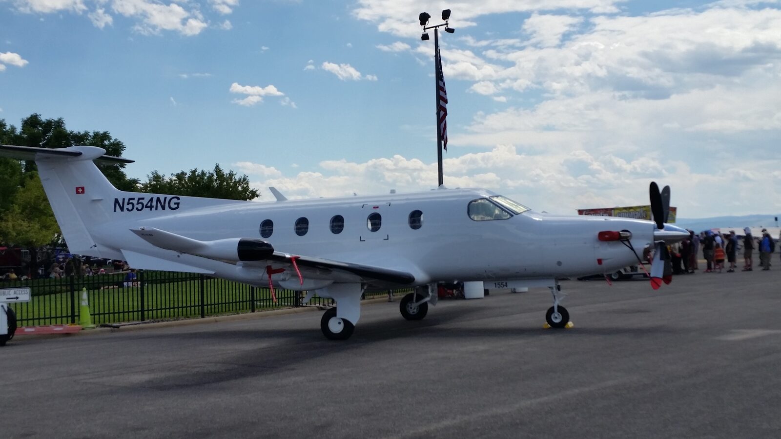 Pilatus PC-12 Turboprop auf einer alpinen Piste